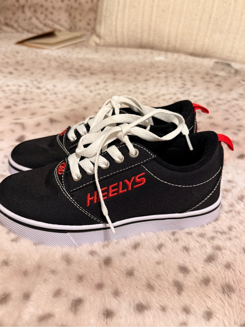 Heelys Youth Size 3 Black & Red Sneakers Canvas Tennis Shoes Skates - Boys Girls - Picture 5 of 9